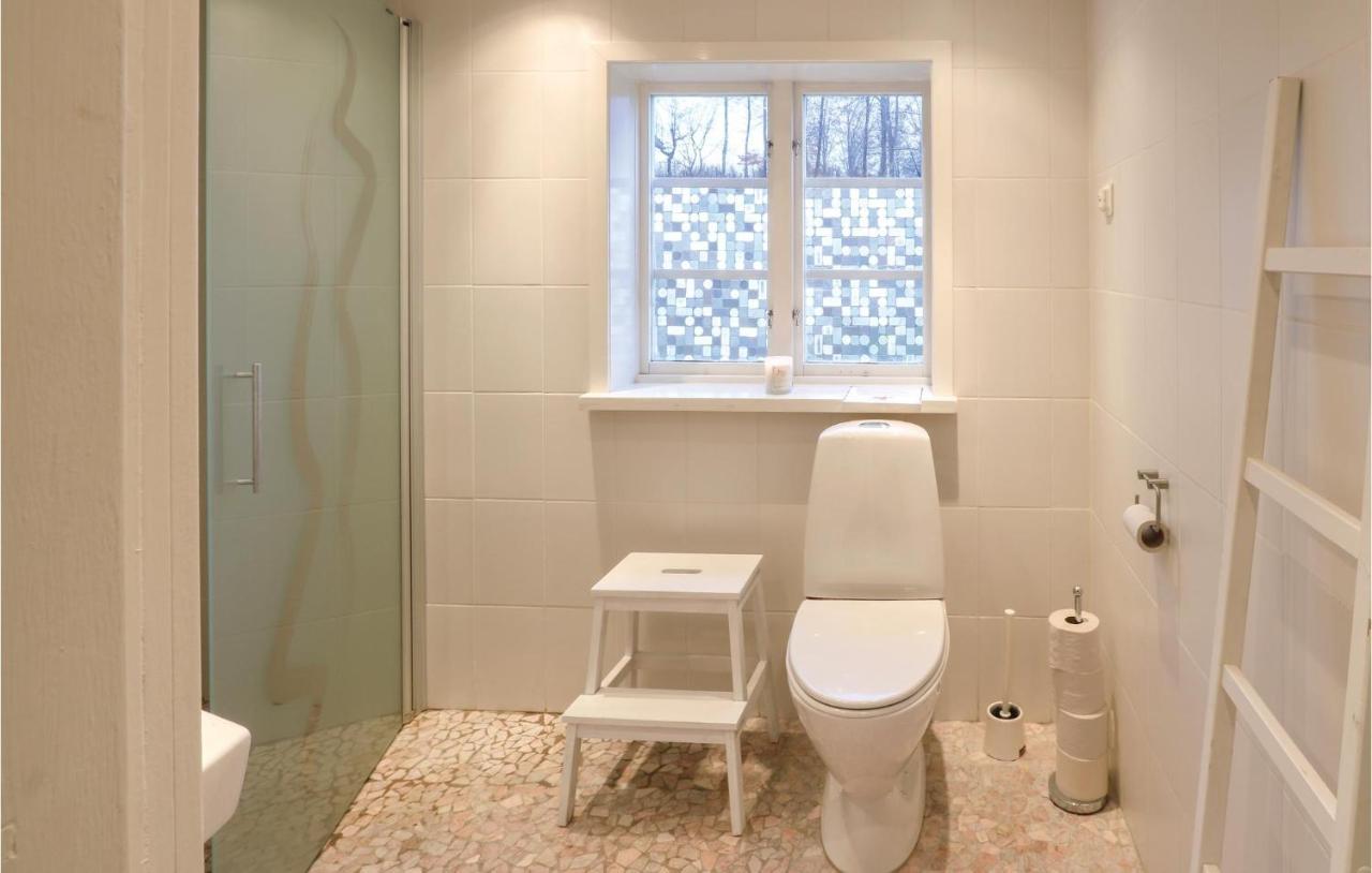 Gorgeous Home In Oestra Soennarsloev With Kitchen Ostra Sonnarslov Buitenkant foto
