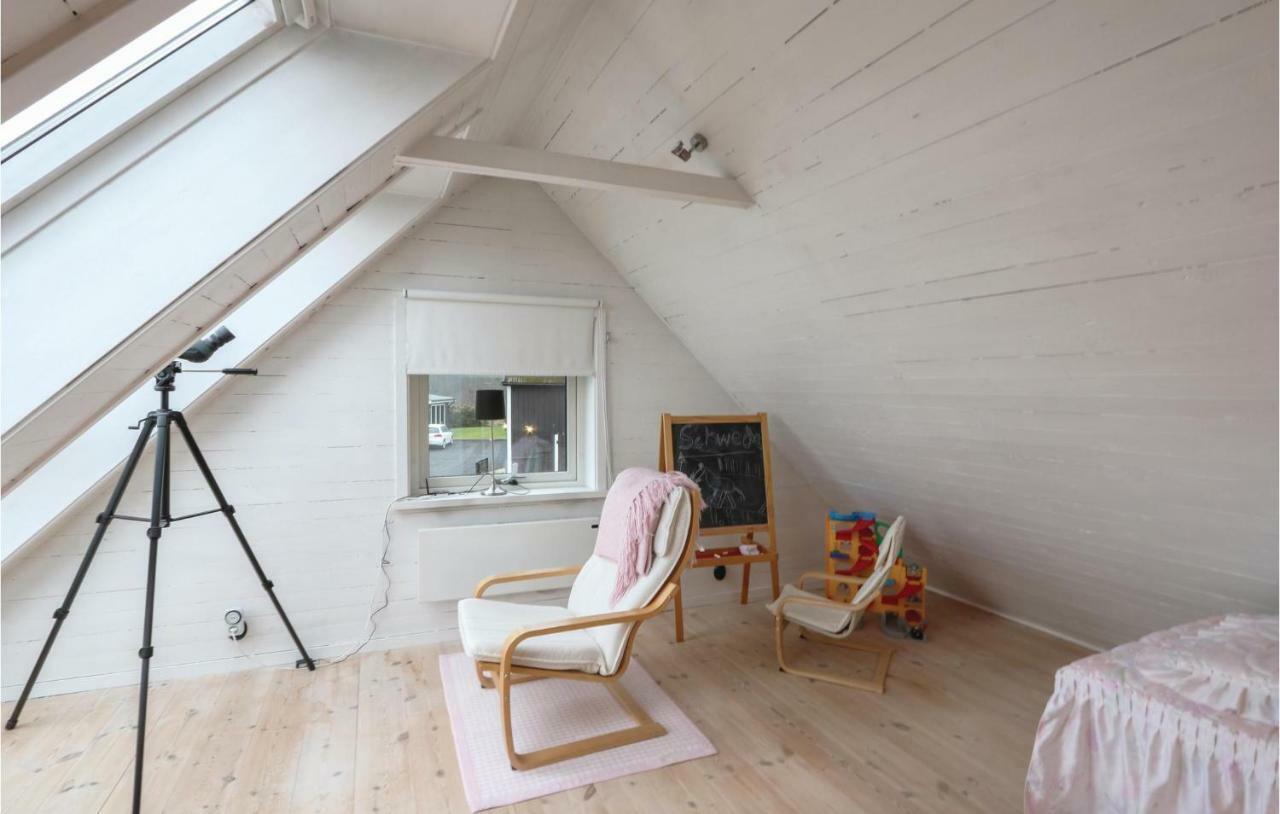 Gorgeous Home In Oestra Soennarsloev With Kitchen Ostra Sonnarslov Buitenkant foto