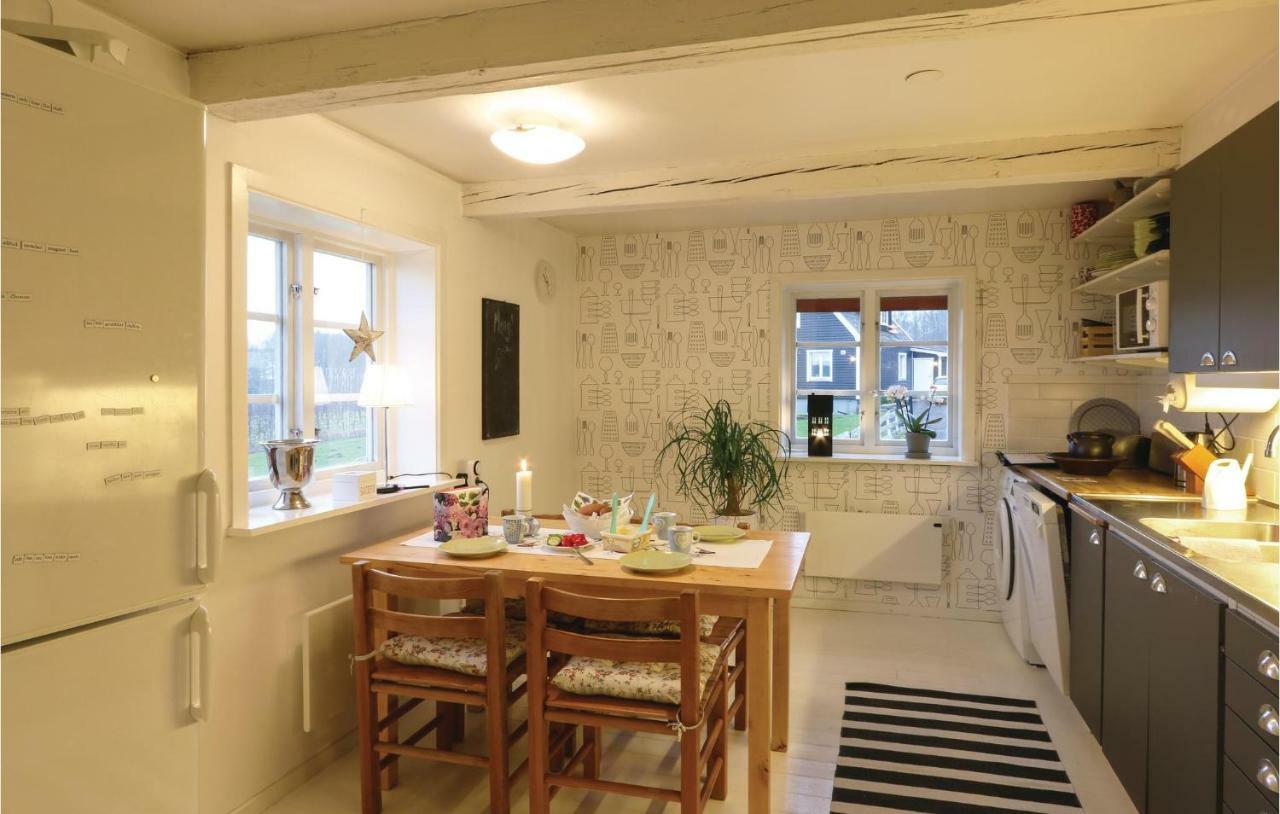 Gorgeous Home In Oestra Soennarsloev With Kitchen Ostra Sonnarslov Buitenkant foto
